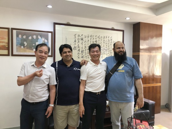 Customer Visits Zhenyu Factory For Communication